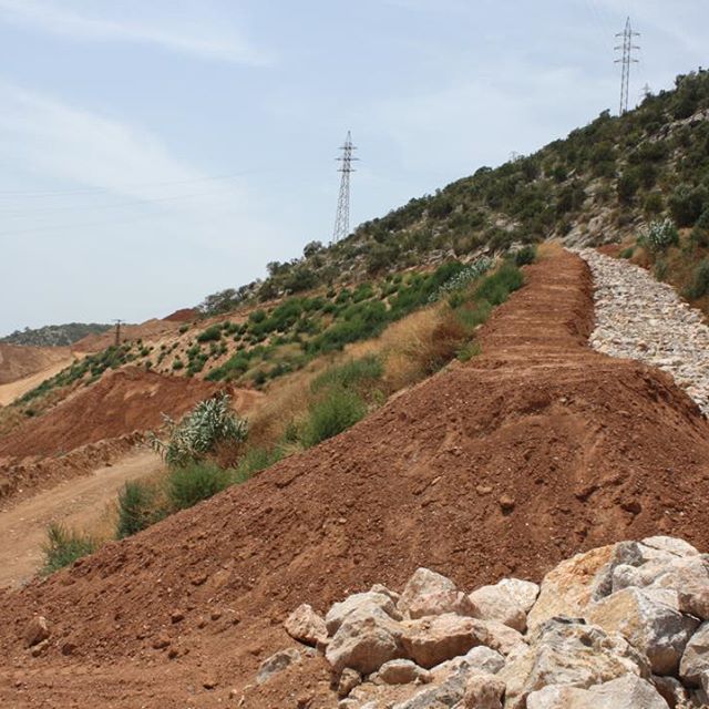 Levantamiento Topográfico y Formación de drenajes en Osona