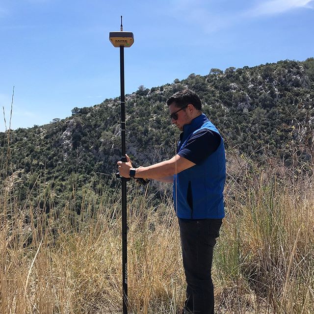 Levantamiento Topográfico y Formación de drenajes en Osona